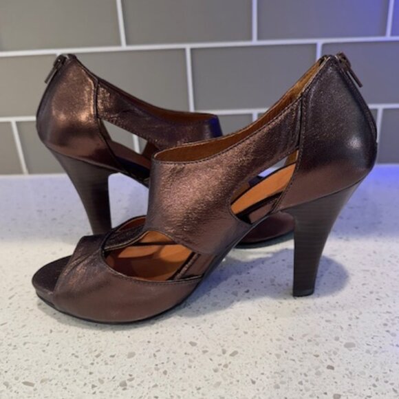 Sofft "Pavia" Metallic Copper Heels in Size 9M - Picture 7 of 10